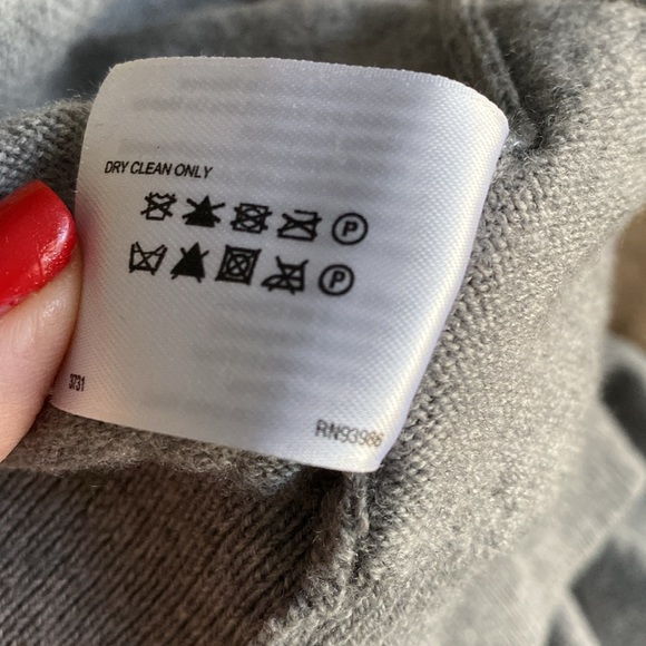 Brooks Brothers Merino Wool V-Neck Sweater - Picture 6 of 7